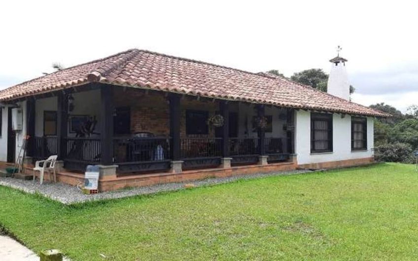 Casa Campestre para la Venta Vía a Pereira