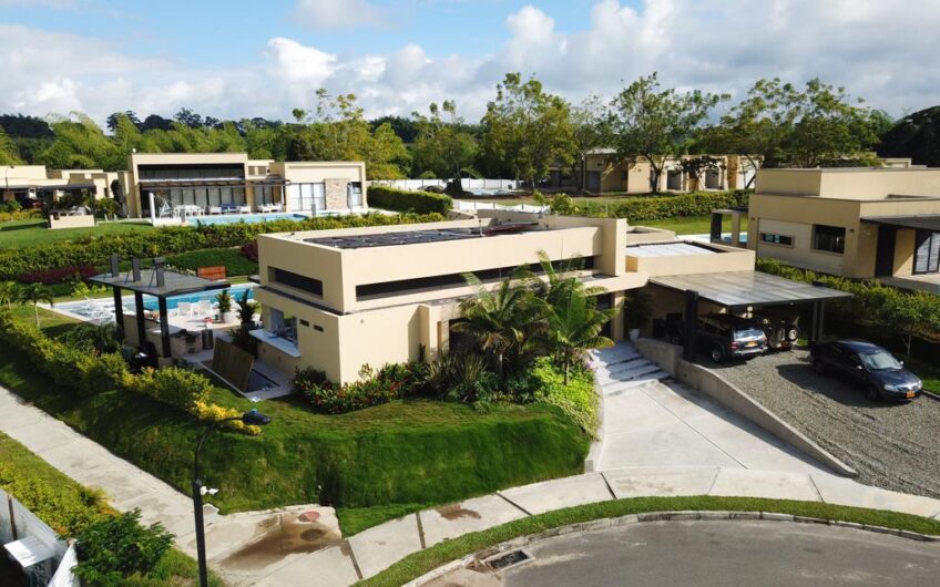  Casa Campestre para la Venta Vía Al Valle