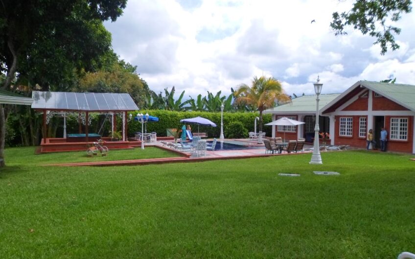 Chalet para la Venta Vía al Aeropuerto