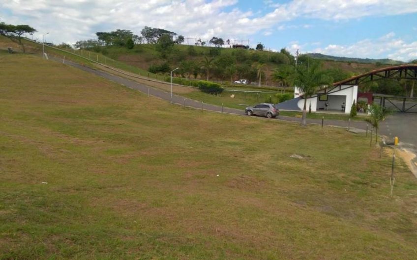 Lote Campestre para la Venta en Conjunto Cerrado Cerritos Risaralda