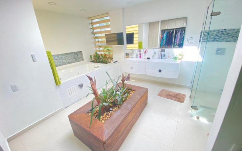 Casa para la Venta en Condominio Campestre Vía a Circasia