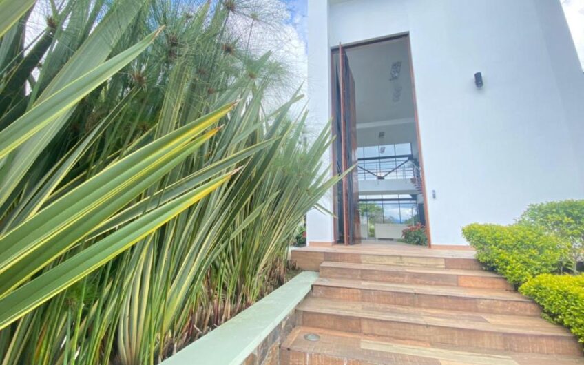 Casa para la Venta en Condominio Campestre Vía a Circasia