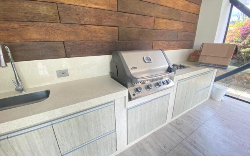 Casa para la Venta en Condominio Campestre Vía a Circasia