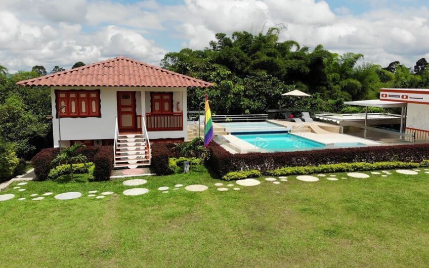 Hotel Campestre para la Venta – Vía al Caimo