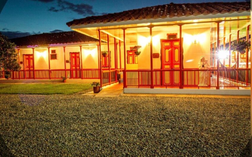 Hotel Campestre para la Venta – Vía al Caimo