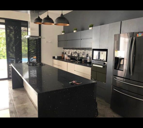 Exclusiva Casa en Condominio Campestre para la Venta – Vía a Pueblo Tapao