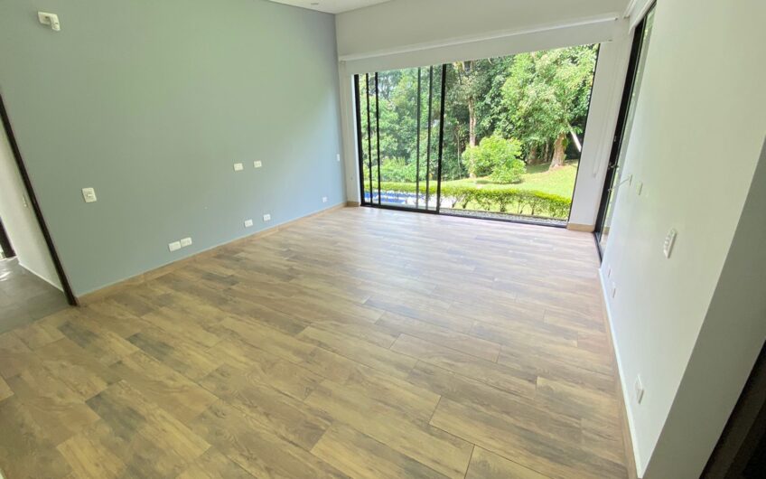 Exclusiva Casa Campestre en Venta en Condominio Campestre – Vía a Circasia