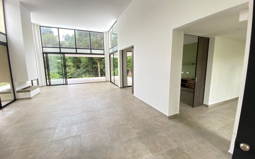 Exclusiva Casa Campestre en Venta en Condominio Campestre – Vía a Circasia