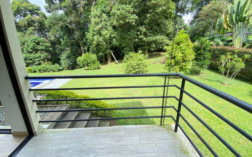 Exclusiva Casa Campestre en Venta en Condominio Campestre – Vía a Circasia