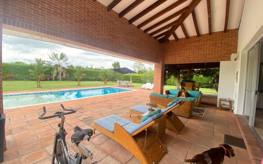 Casa Campestre para y Alquiler  la Venta Via Club Campestre – Aeropuerto