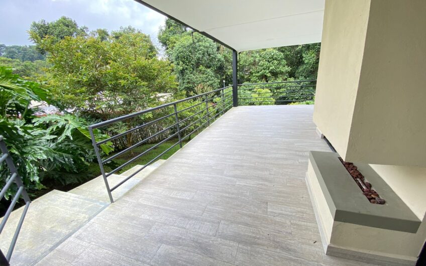 Exclusiva Casa Campestre en Venta en Condominio Campestre – Vía a Circasia