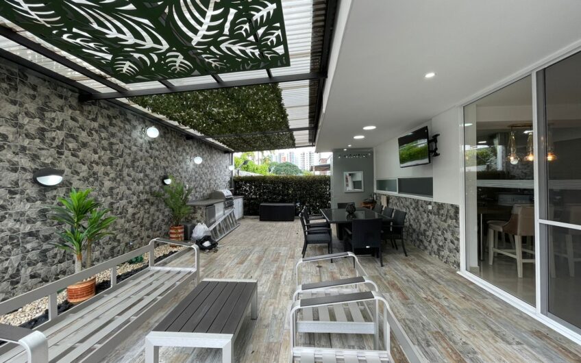 Exclusiva Casa para la Venta en Conjunto Cerrado Norte de Armenia