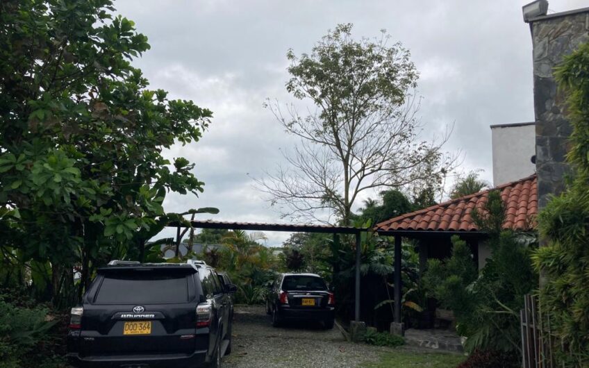 Casa para la Venta en Condominio Campestre – Vía al Campestre
