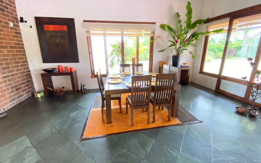 Exclusiva Casa para la Venta en Condominio Campestre – Vía al Aeropuerto