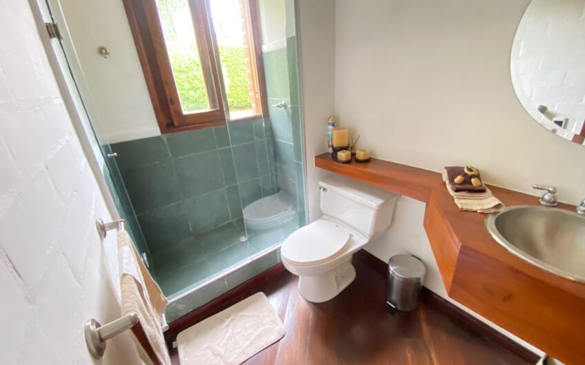 Exclusiva Casa para la Venta en Condominio Campestre – Vía al Aeropuerto