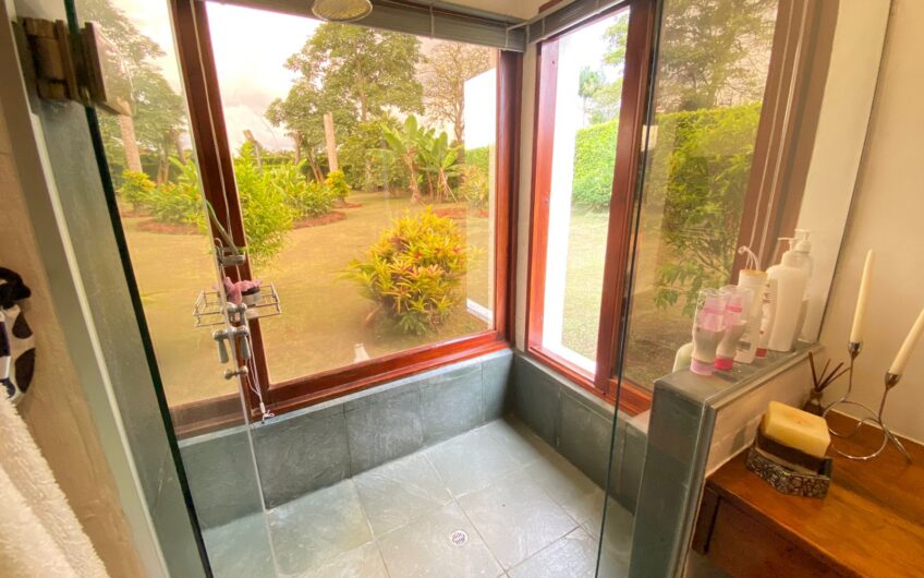 Exclusiva Casa para la Venta en Condominio Campestre – Vía al Aeropuerto
