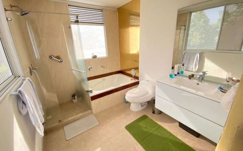 Casa para la Venta en Condominio Campestre – Vía al Caimo