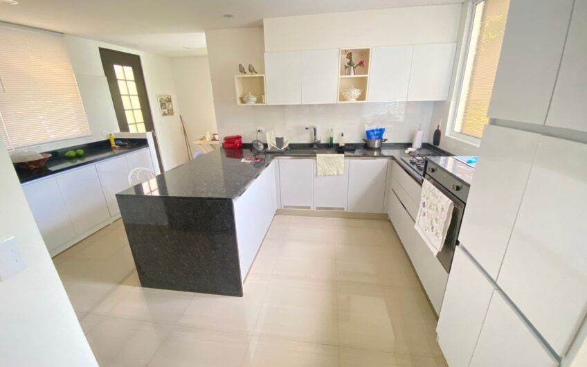 Casa para la Venta en Condominio Campestre – Vía al Caimo