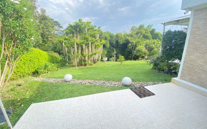 Casa para la Venta en Condominio Campestre – Vía al Caimo