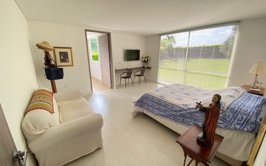 Casa para la Venta en Condominio Campestre – Vía al Caimo