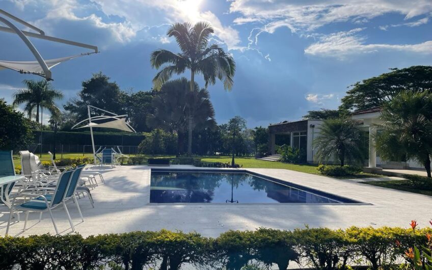 Casa para la Venta en Condominio Campestre – Sector Club Campestre
