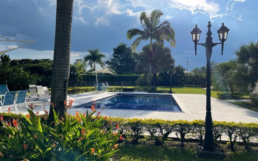 Casa para la Venta en Condominio Campestre – Sector Club Campestre