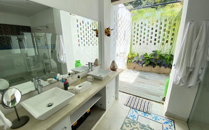 Finca Hotel para la Venta  Estilo Antioqueño – Vía Pueblo Tapao