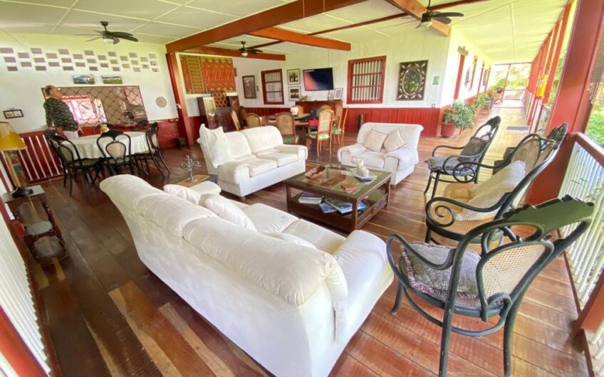 Finca Hotel para la Venta  Estilo Antioqueño – Vía Pueblo Tapao