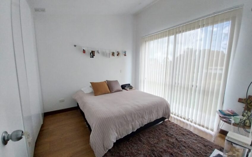 Casa Bifamiliar en Condominio Campestre para la Venta – Vía a Pereira