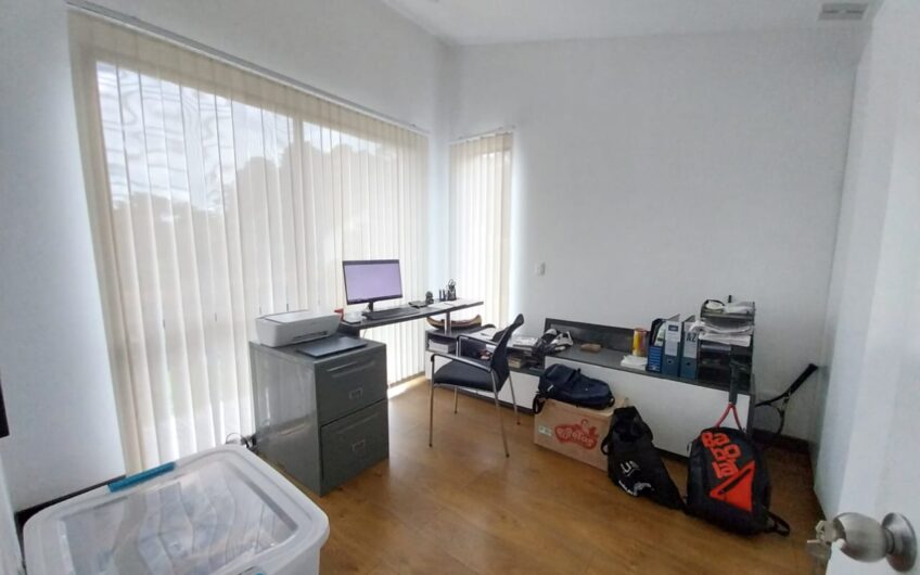 Casa Bifamiliar en Condominio Campestre para la Venta – Vía a Pereira