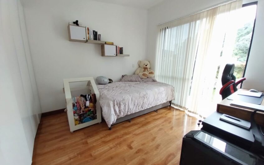 Casa Bifamiliar en Condominio Campestre para la Venta – Vía a Pereira