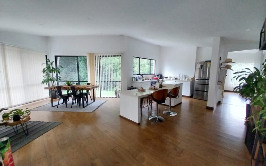 Casa Bifamiliar en Condominio Campestre para la Venta – Vía a Pereira
