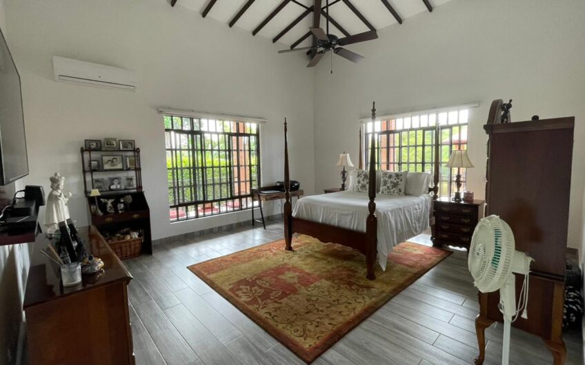 Exclusiva Casa Campestre para la Venta – Pueblo Tapao, Quindío