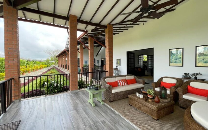 Exclusiva Casa Campestre para la Venta – Pueblo Tapao, Quindío