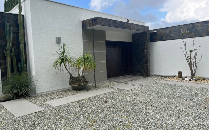 Casa para la Venta en Condominio Campestre – Vía a Circasia