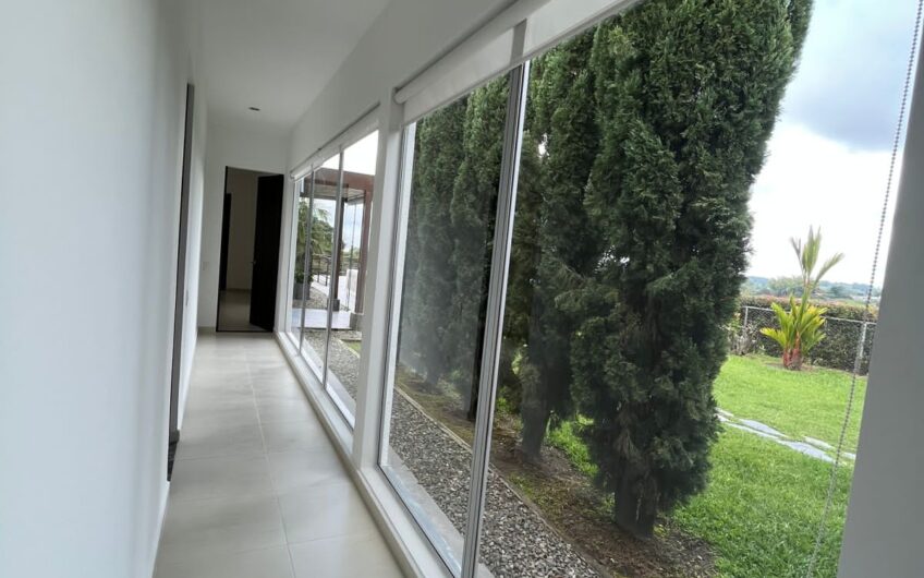 Casa para la Venta en Condominio Campestre – Vía a Circasia