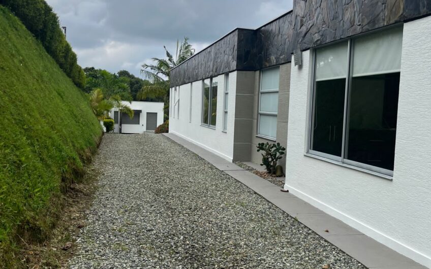 Casa para la Venta en Condominio Campestre – Vía a Circasia