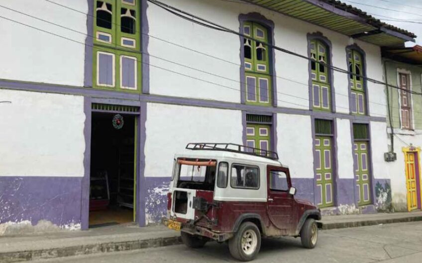 Casa Colonial de Habitación y Locales Comerciales – Pijao Quindío