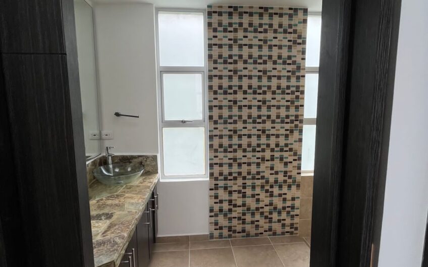 Casa para la Venta en Condominio Campestre – Vía a Circasia