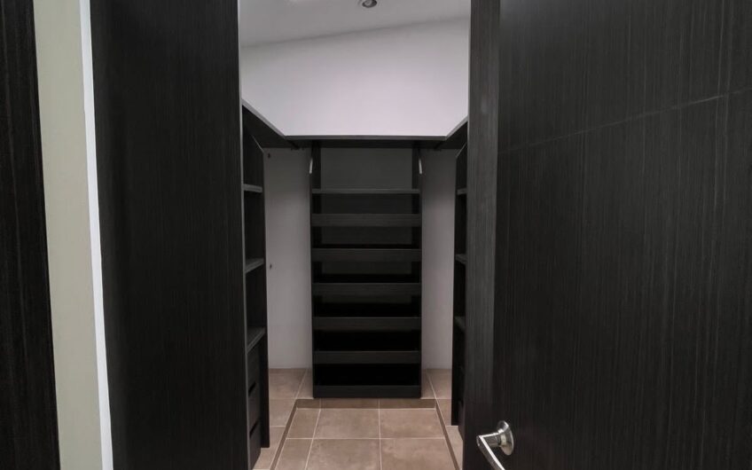Casa para la Venta en Condominio Campestre – Vía a Circasia