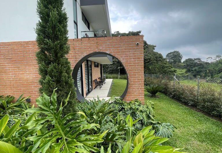 Casa para la Venta en Condominio Campestre – Vía Armenia Pereira