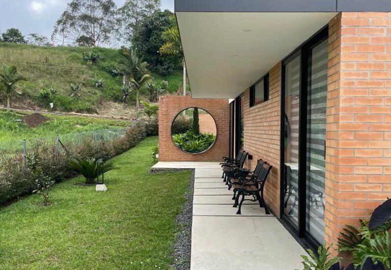 Casa para la Venta en Condominio Campestre – Vía Armenia Pereira