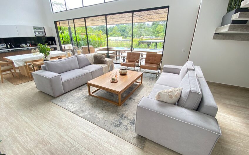 Casa para la Venta en Condominio Campestre – Vía a Circasia
