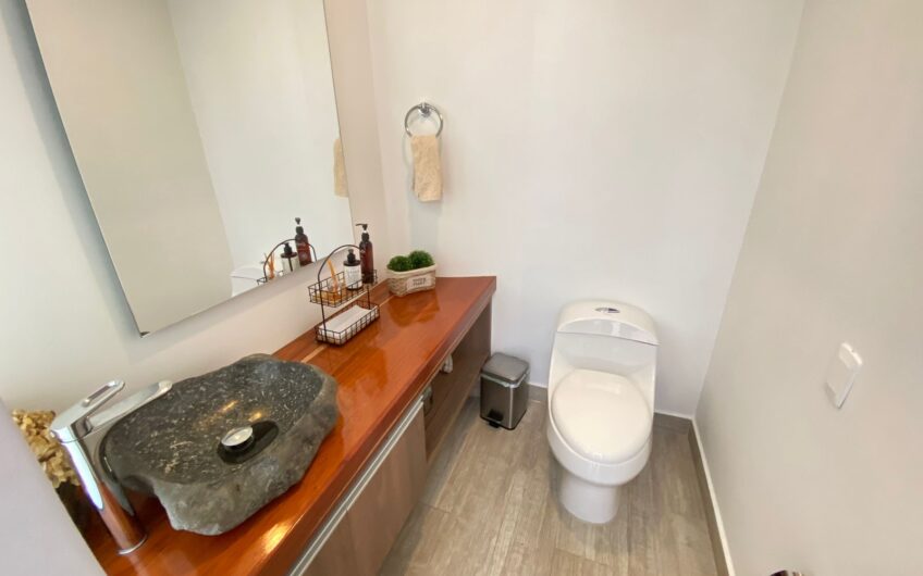 Casa para la Venta en Condominio Campestre – Vía a Circasia