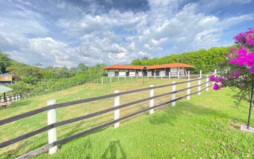 Casa Campestre para la Venta – Salida Armenia Pueblo Tapao