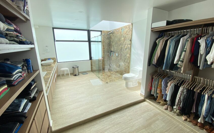 Casa para la Venta en Condominio Campestre – Vía a Circasia