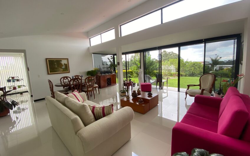 Casa para la Venta en Condominio campestre – Vía a Circasia