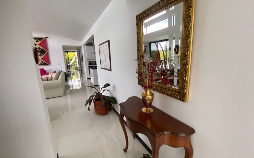 Casa para la Venta en Condominio campestre – Vía a Circasia