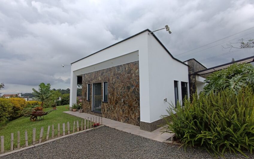 Casa para la Venta en Condominio campestre – Vía a Circasia