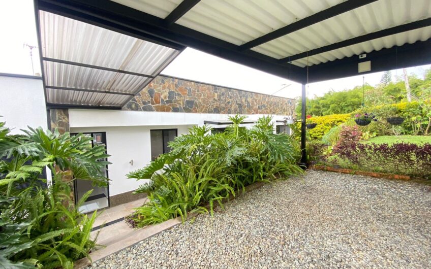 Casa para la Venta en Condominio campestre – Vía a Circasia
